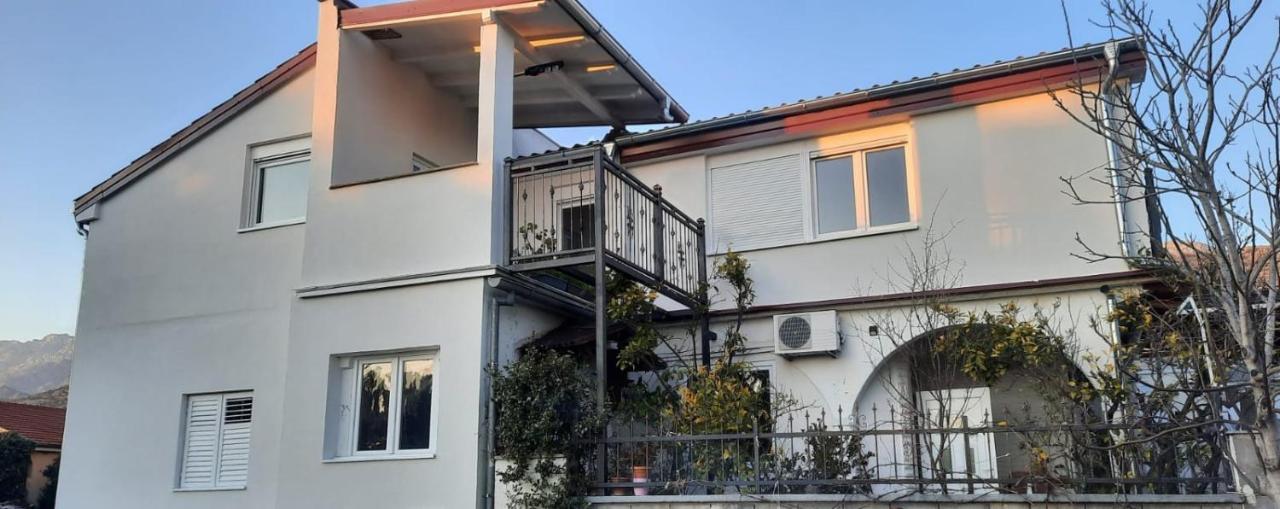 Apartmani Tinka Starigrad Paklenica Exterior foto