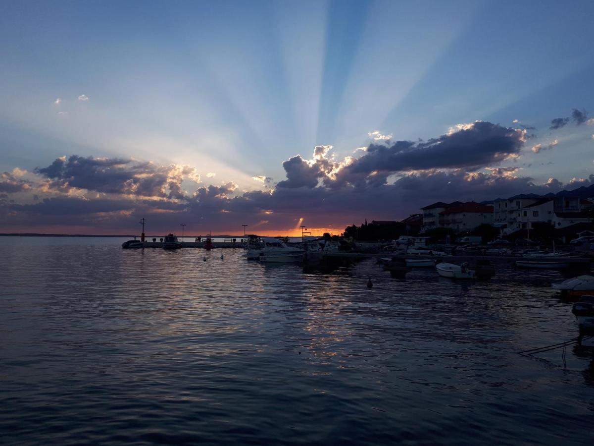 Apartmani Tinka Starigrad Paklenica Exterior foto