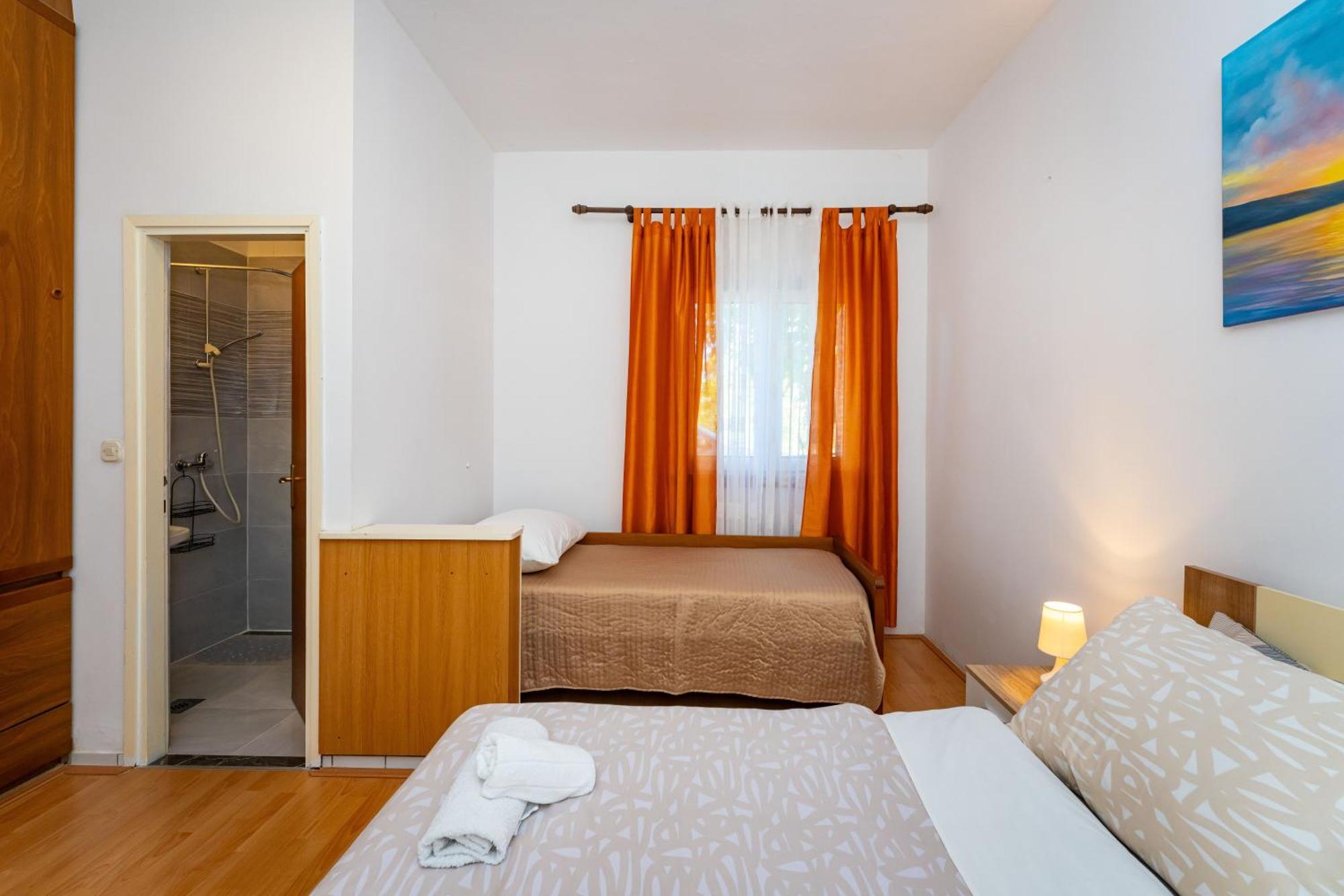 Apartmani Tinka Starigrad Paklenica Exterior foto